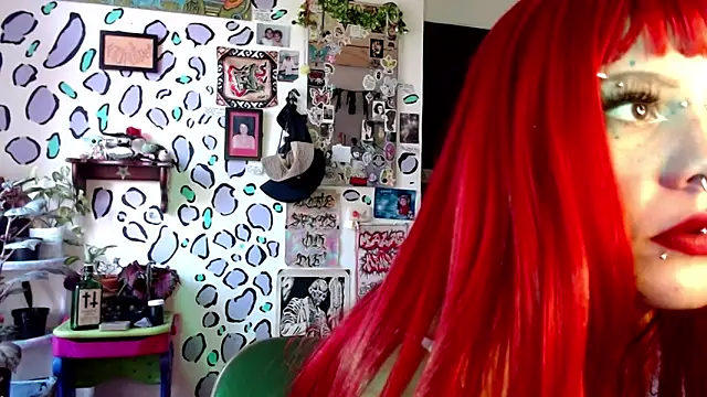 Snapshot of MistressMariam_ chatting on September 25, 9:23 pm MistressMariam  online show from September 25, 9:23 pm