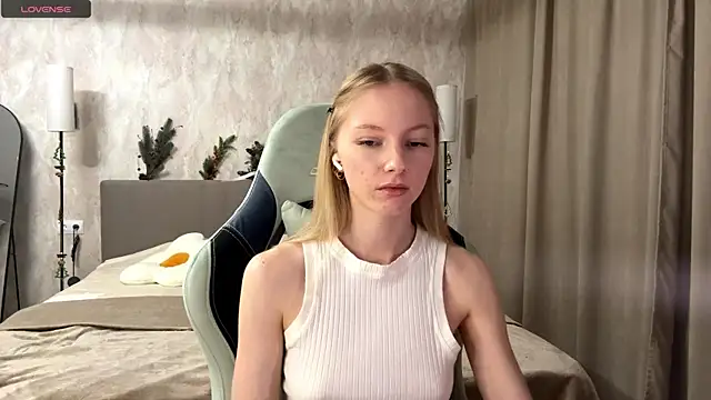 BrightAnnie online show from December 17, 2:10 pm