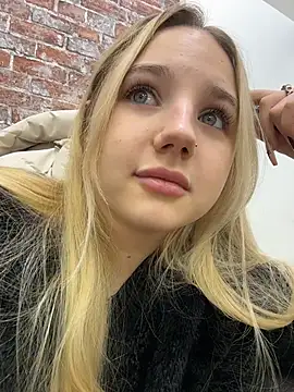 Sky Cutie online show from January 11, 4:17 am