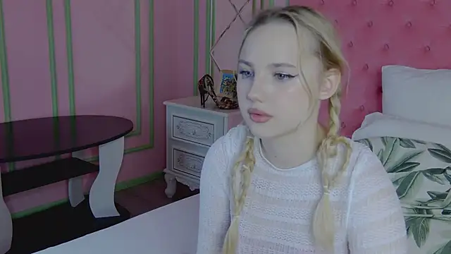 Sky Cutie online show from March 22, 8:20 am