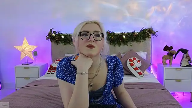 Jules night online show from December 18, 9:08 pm