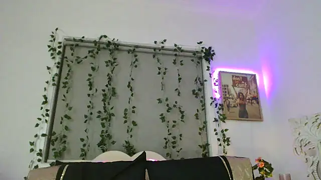 imyourgoodgirl69 online show from February 25, 11:20 am