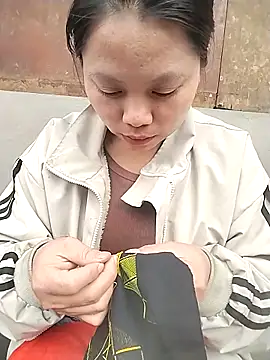 venu00 online show from February 11, 3:30 am