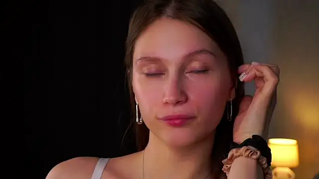 MelaniSeiver online show from June 8, 1:28 am