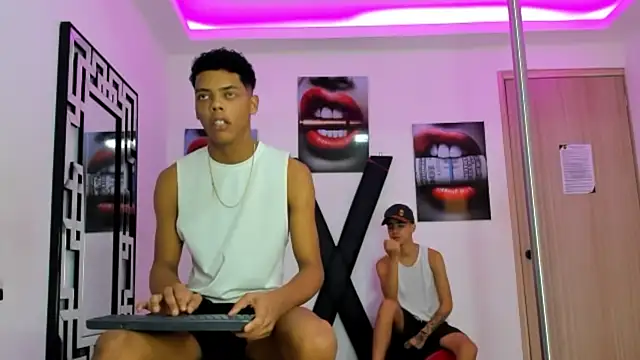 PRETTY FEM online show from November 1, 1:37 pm