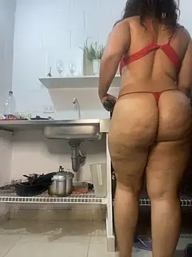 Jessyivonne online show from November 6, 4:40 am