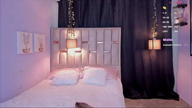 melody-rouss online show from November 17, 1:06 am