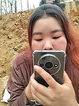 lylylove online show from March 20, 8:52 am