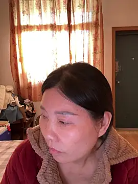 xiiuuff18 online show from February 2, 8:02 am