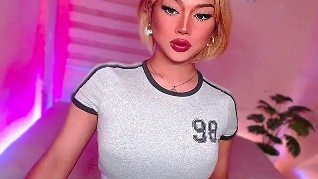 MissRumi Hunter online show from June 25, 5:25 pm