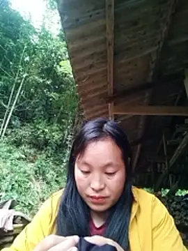 miss-su online show from February 25, 9:08 am