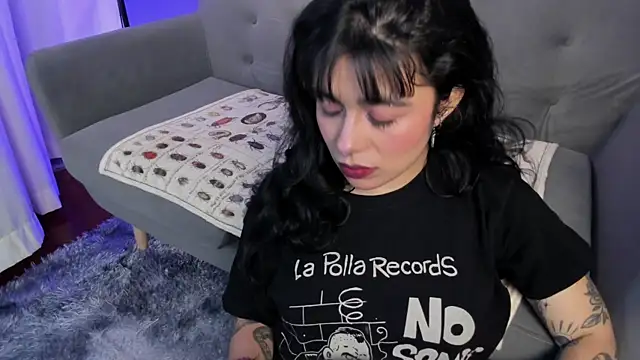 flower smith  online show from April 10, 12:00 pm