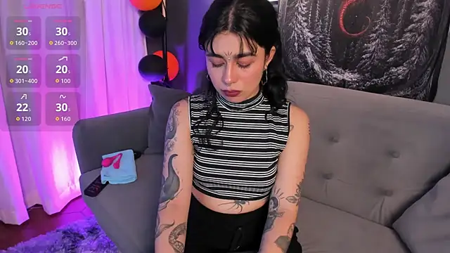 flower smith  online show from October 22, 12:21 pm