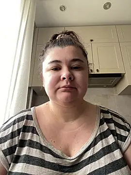 AliceCurlyX online show from March 2, 9:05 am