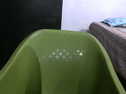 Snapshot of bosemalini chatting on October 4, 6:23 pm bosemalini online show from October 4, 6:23 pm