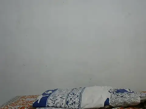 Snapshot of bosemalini chatting on September 11, 6:41 pm bosemalini online show from September 11, 6:41 pm