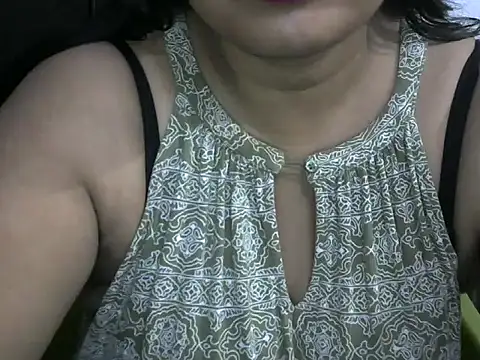 Snapshot of bosemalini chatting on September 21, 7:34 pm bosemalini online show from September 21, 7:34 pm