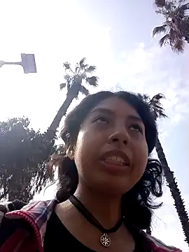 Syndel23 online show from April 18, 7:58 pm