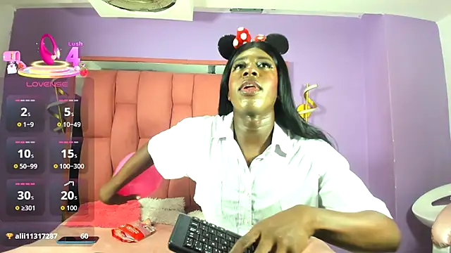 VICTORIAOBEY online show from October 21, 3:54 am