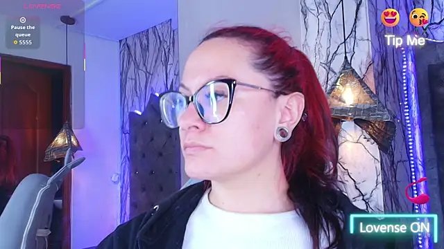 Zami Escobar of online show from March 24, 8:03 pm