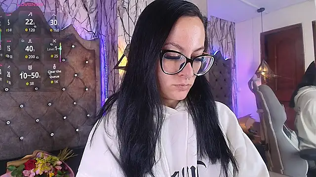 Zami Escobar of online show from November 28, 6:33 pm