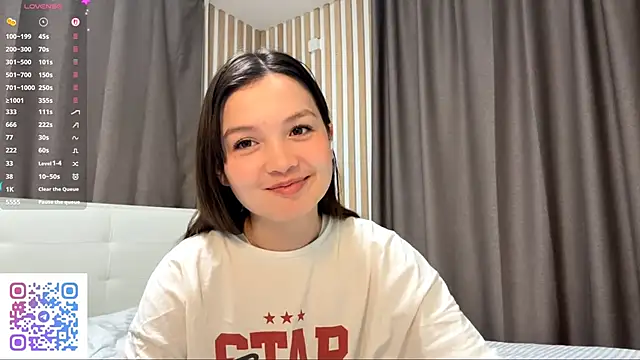 KiraVelvet online show from October 1, 6:02 pm