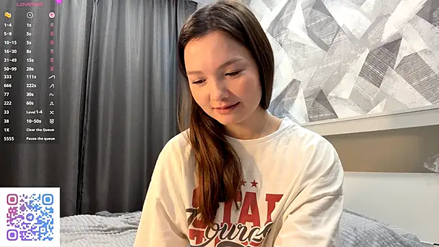 KiraVelvet online show from October 17, 8:12 pm