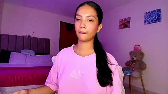 mia yireth online show from March 17, 6:50 am