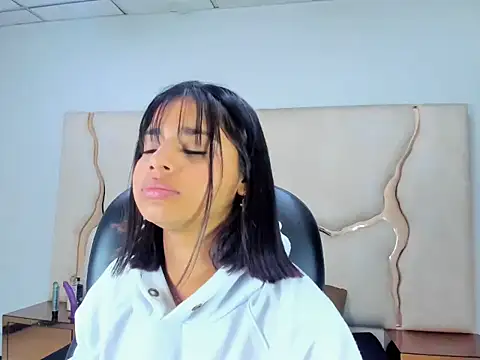 ScarletDoll online show from September 24, 4:00 am