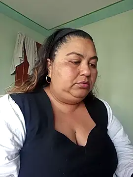 curvy diva  online show from March 13, 7:37 pm