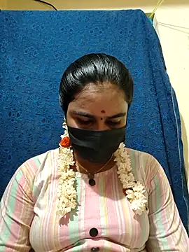 mini-queen online show from April 16, 5:56 pm