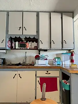 StylishEchium online show from April 18, 7:40 pm