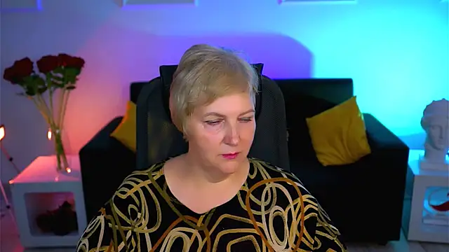 MaryMogan online show from October 10, 8:19 am