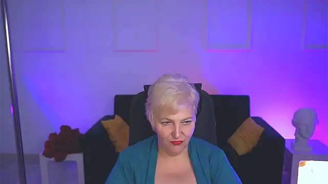 MaryMogan online show from September 12, 8:45 am