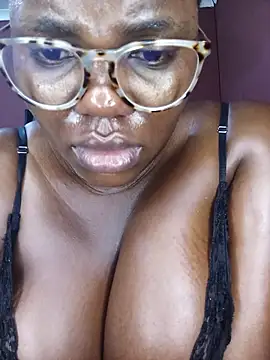 TheSpiceyQueen online show from April 1, 6:47 am