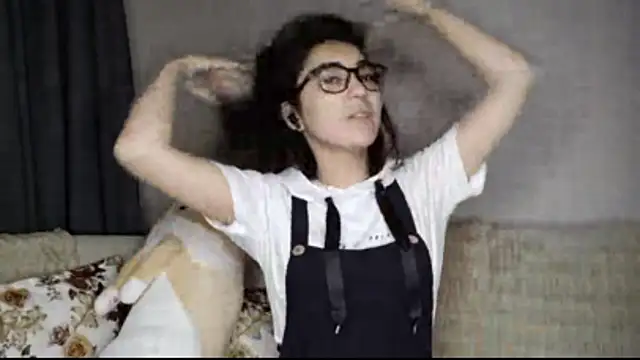 TAG MIGGI online show from October 7, 7:29 pm