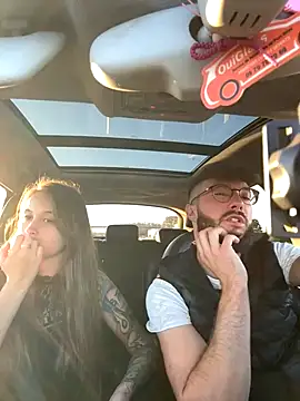 Snapshot of duomagique_off chatting on October 13, 4:42 pm duomagique off online show from October 13, 4:42 pm