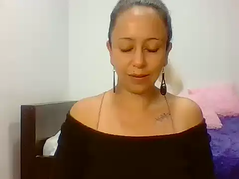 leah susman online show from November 23, 2:03 am