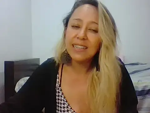 leah susman online show from October 24, 1:56 am