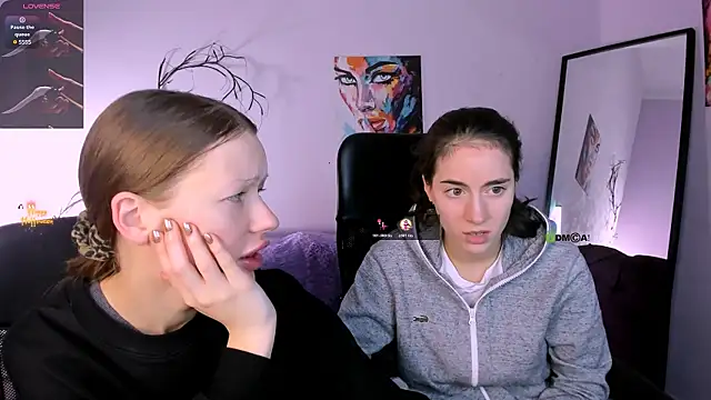 khloebeauty online show from November 8, 8:14 pm