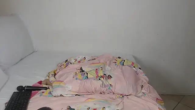 Bella 2025 online show from December 18, 8:35 pm