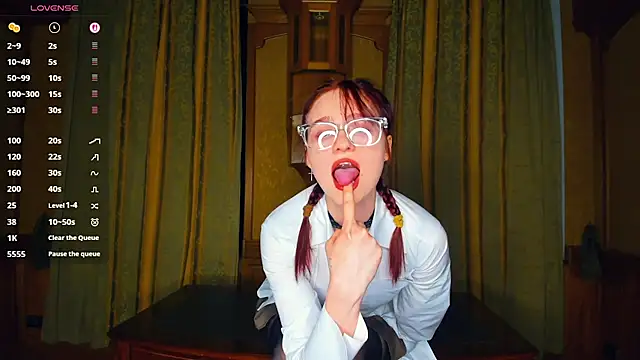 KatyKufel online show from March 31, 8:09 pm