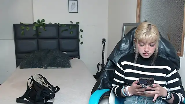 Amnesia  online show from November 22, 1:14 pm