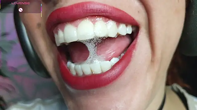 bri von dhara   online show from March 28, 11:03 pm