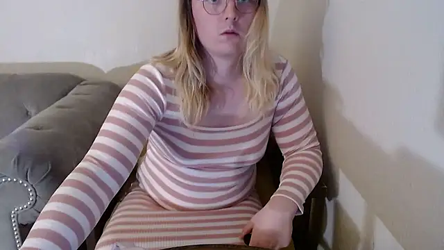 Elliebell online show from January 10, 4:17 am