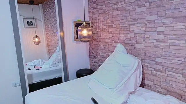 Martina thompson69 online show from January 8, 2:43 pm