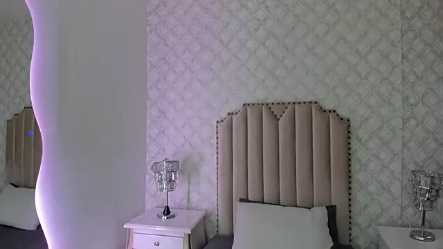 SkinnyGirl 28 online show from February 27, 8:08 pm