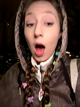 FroggyAnna online show from November 13, 4:39 pm