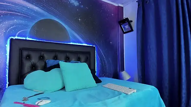 tiinaa jouns online show from November 13, 3:27 am