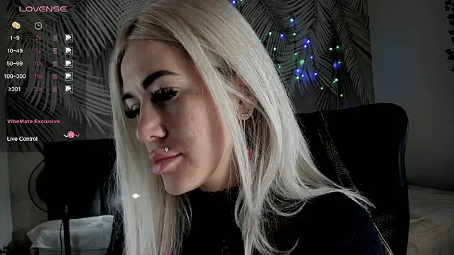 Kira Key online show from March 16, 1:52 am